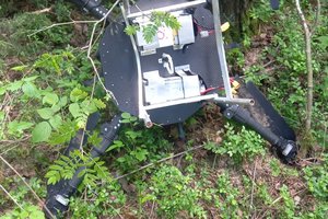 Šalčininkų rajone pasieniečiai aptiko nukritusį kontrabandininkų droną su cigaretėmis