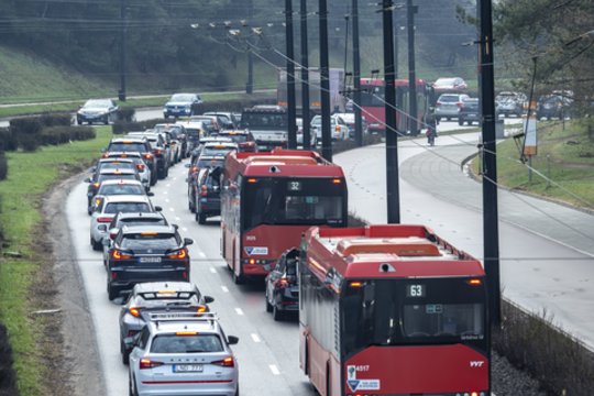 Dėl darbų judrioje Vilniaus gatvėje bus ribojamas eismas: pokyčiai tęsis beveik iki rugpjūčio