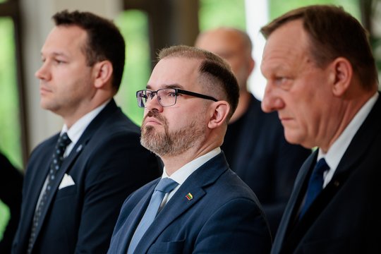 R. Kaunas prakalbo apie galimai pavogtus kariuomenės ar žvalgybos pareigūnų duomenis