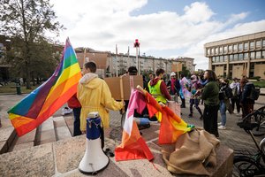 Reaguodami į Teisingumo ministerijos sprendimus, LGBTQ+ aktyvistai surengs protesto akciją