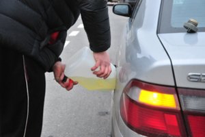 Prisigyveno: degalai – tik su talonais, norma – 20 litrų per dieną