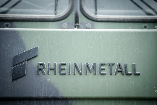 Vokietijos ginklų gamintoja „Rheinmetall“ pasirašė 5,7 mlrd. eurų vertės sutartį su Rumunija