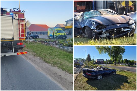 Šilutėje nuskriejęs nuo kelio vertėsi kabrioletas „Jaguar“ – vairuotojas patyrė sunkią galvos traumą