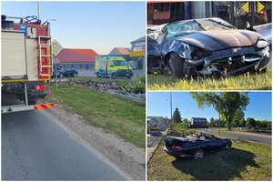 Šilutėje nuskriejęs nuo kelio vertėsi kabrioletas „Jaguar“ – vairuotojas patyrė sunkią galvos traumą