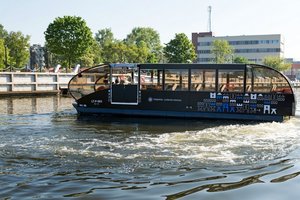 Klaipėdoje į vandenį vėl nuleido autobusą: skelbia, kiek kainuos bilietas ir kas keičiasi keleiviams
