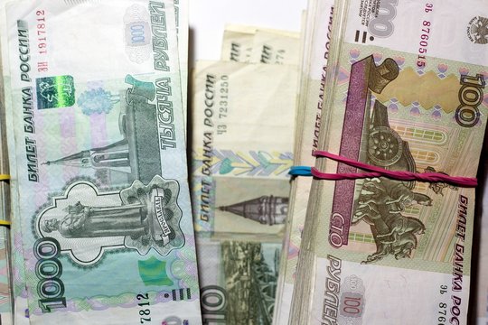 Atleidimų banga pasiekė Rusijos bankų milžiną – masiškai mažina darbuotojų skaičių
