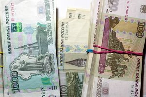 Atleidimų banga pasiekė Rusijos bankų milžiną – masiškai mažina darbuotojų skaičių