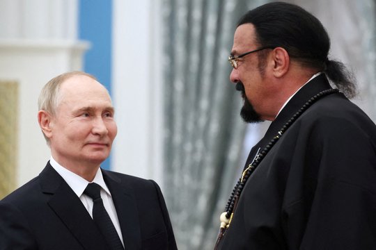 „V. Putino Davose“ – skandalingų veikėjų grietinėlė