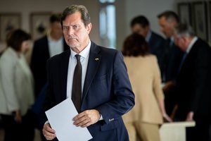 Debilu K. Vilkauską pavadinusiam V. Juozapaičiui – etikos sargų kirtis