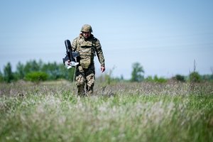 Žiniasklaida: vykdydamas kovinę užduotį Ukrainoje dingo 25 metų lietuvis