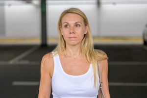 Baisi 36-erių Julios dalia – nepagydomas vėžys: pirmasis ligos signalas suriečia dažną moterį