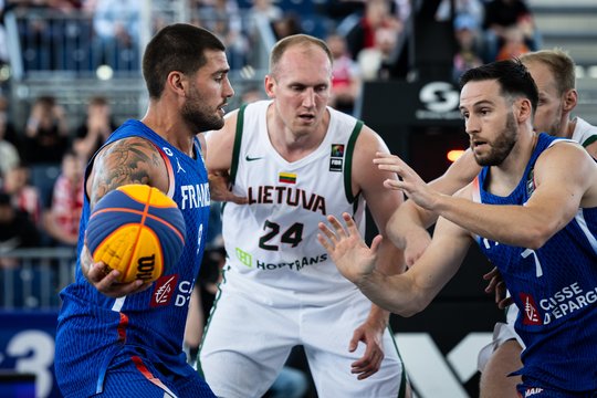 Lietuvos trijulių rinktinė pasaulio čempionate yra nenugalima: keliauja tiesiai į ketvirtfinalį