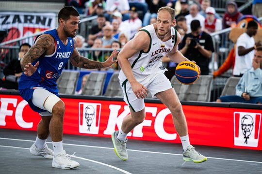 Lietuvos trijulių rinktinė pasaulio čempionate yra nenugalima: keliauja tiesiai į ketvirtfinalį