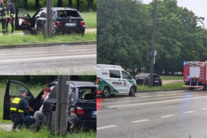 Neramus vakaras Kaune: BMW rėžėsi į stulpą, kliudė ir kitą automobilį