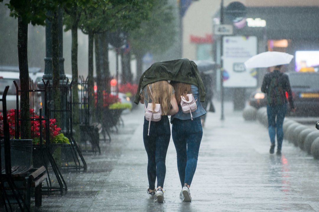 Lenkijoje – įspėjimas dėl pavojingų oro sąlygų: stipriausiai smogs šalia Lietuvos