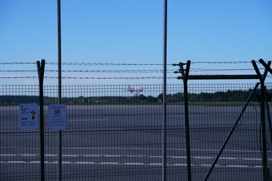 Per savaitę įkliuvo 6 dronų operatoriai, savo skraidykles pakėlę greta oro uostų