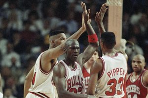 Netektis: mirė triskart NBA čempionas, M. Jordano komandos draugas