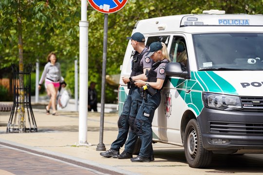Palanga traukia ne tik poilsiautojus: policijos suvestinėse – vagystės iš prekyviečių ir chuliganiškas išpuolis
