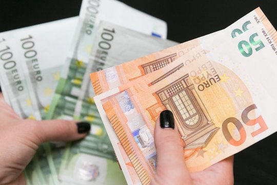 Už neteisėtą socialinės globos teikimą siūloma numatyti baudas ir fiziniams asmenims