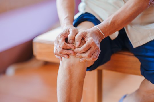 Naujas tyrimas apie kalcio ir vitamino D papildus pasiuntė netikėtą žinią vyresnio amžiaus žmonėms