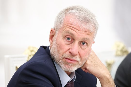 Tarpininku tapęs Rusijos milijardierius R. Abramovičius lankėsi Kyjive: V. Zelenskis perdavė žinutę