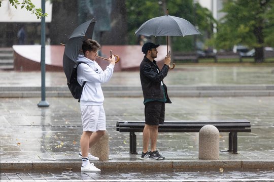Nors lis mažiau, jis nesitrauks ir antradienį: termometrų stulpeliai šoktels iki 26 laipsnių šilumos