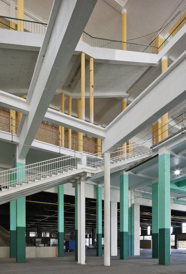 Ekspozicijų centro rekonstrukcijos architektai, užuot renovavę pokarinį modernistinį kompleksą tradiciniu būdu, nusprendė ne pridėti, o atimti.<br>Filip Dujardin nuotr.