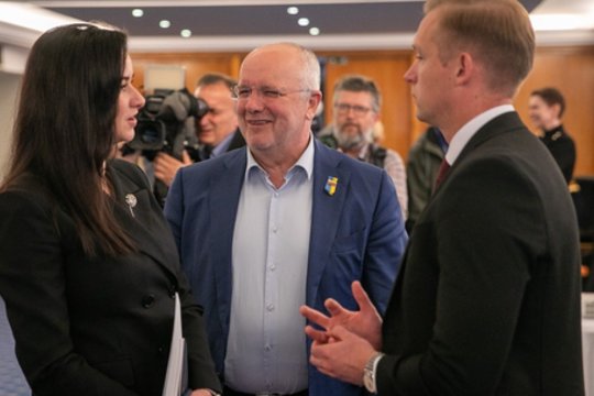 LSDP nuramino J. Oleką – lyderis patvirtino, kad iš krėslo nekrapštys: „Ačiū M. Sinkevičiui“