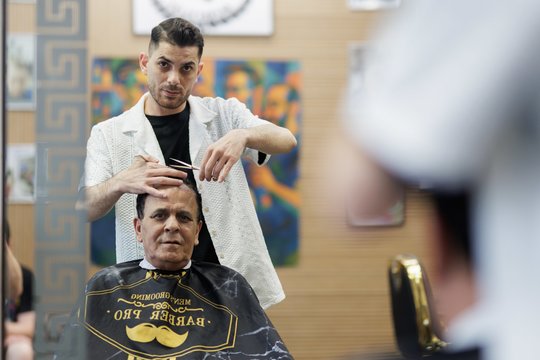 Žlugus šeimos verslui atvyko į Vilnių ir svajoja apie futbolo komandą: kaip Antakalnis pamilo barberį iš Jordanijos 