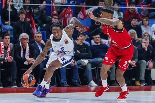 Į Kauno „Žalgirį“ šnairuojantį amerikietį „Anadolu Efes“ tiesiog atleido