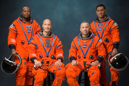 Viena sudėtingiausių misijų istorijoje: NASA oficialiai pristatė „Artemis III“ įgulą