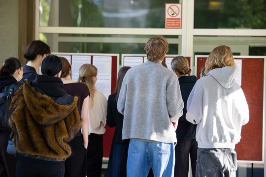 NŠA atstovė: 8 proc. chemijos egzaminą laikiusių vienuoliktokų pretenduoja kitąmet gauti 100 balų įvertinimą
