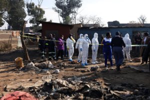 Masinės šaudynės Pietų Afrikoje: žuvo 12 žmonių, dar 9 sužeisti