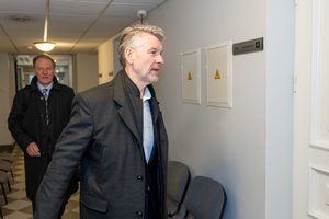 V. Rupšys apskundė jam paskelbtą nuosprendį dėl dantų implantavimo kariuomenės lėšomis: prašo išteisinimo