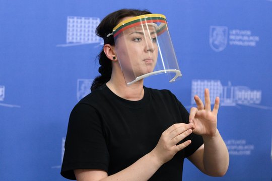 Seimo komitetas – už galimybę moksleiviams mokytis gestų kalbos
