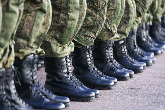 Perspėja: po karo Ukrainoje prie Šiaurės Europos ir Baltijos šalių sienų atsiras 115 000 rusų kareivių