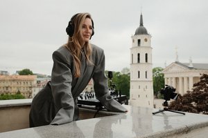 Vilniaus senamiestis tapo scena: S. Burbaitė surengė išskirtinį muzikinį pasirodymą