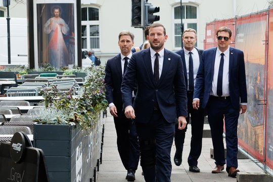 Prasidėjo derybos dėl naujos koalicijos: pas „socdemus“ atvykę demokratai įspėjo – susitarti lengva nebus