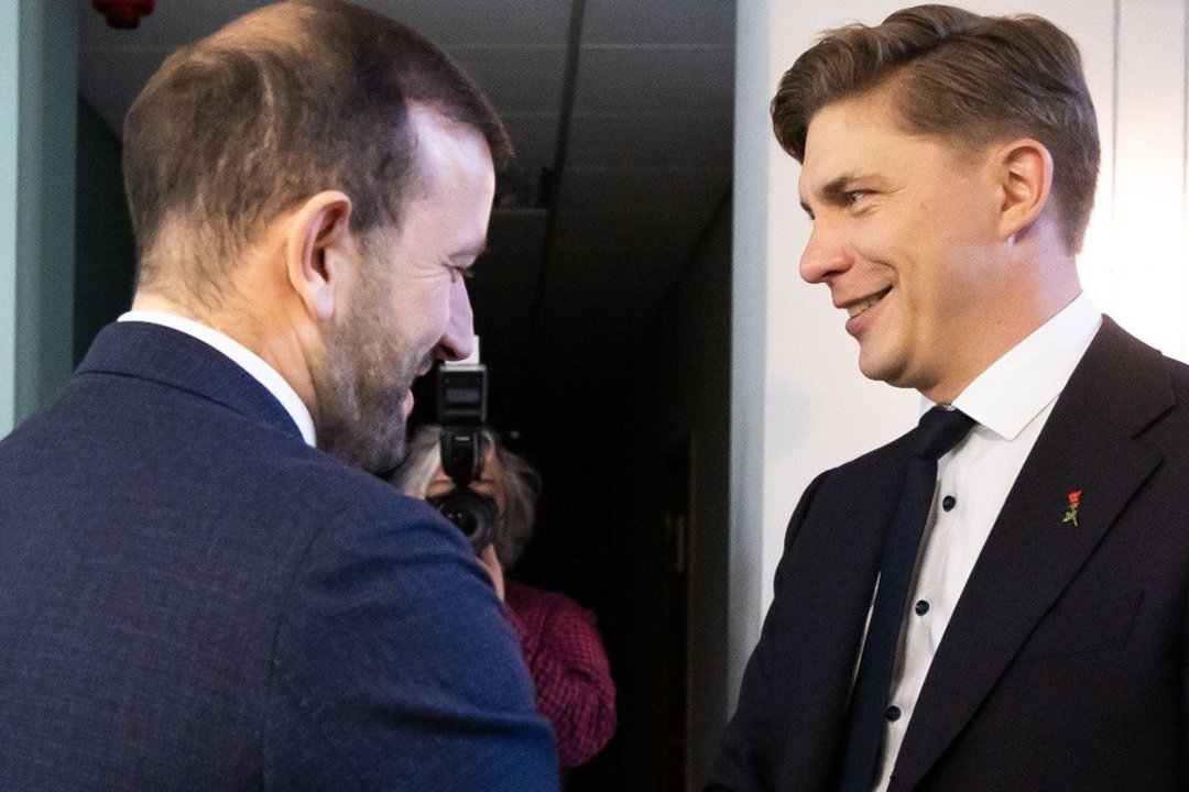 Kandžiai kirtę „Nemuno aušrai“ demokratai nusiteikę pradėti derybas dėl koalicijos: paprasta nebus