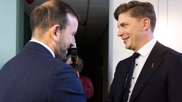 Kandžiai kirtę „Nemuno aušrai“ demokratai nusiteikę pradėti derybas dėl koalicijos: paprasta nebus