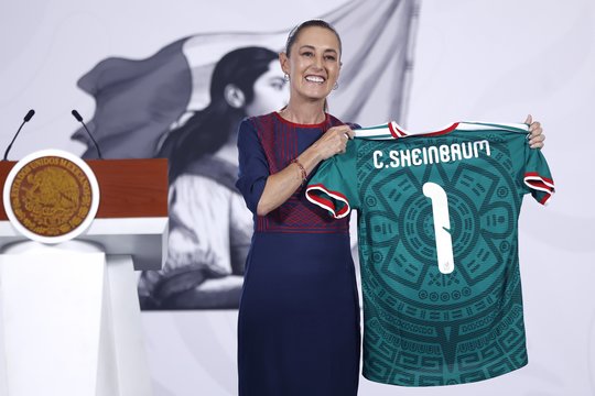Artėjant pirmosioms Pasaulio čempionato rungtynėms, C. Sheinbaum sako, kad padėtis kontroliuojama