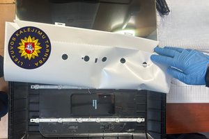 Kaliniams skirti telefonai buvo slepiami televizoriuose: per savaitę užfiksuoti trys atvejai