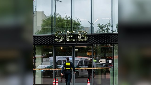Radus įtartiną objektą – SEB banke įvestas planas „Skydas“: užfiksavo vaizdus
