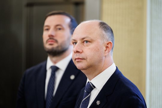 Derybos dėl koalicijos įgauna pagreitį: demokratams žada tris ministerijas, dėl M. Sinkevičiaus politinės ateities – dar migla