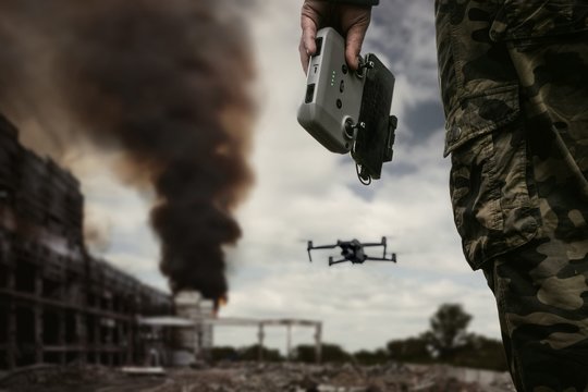 Lūžio taškas karyboje: pirmą kartą istorijoje karius nukovė visiškai autonominiai dronai su DI