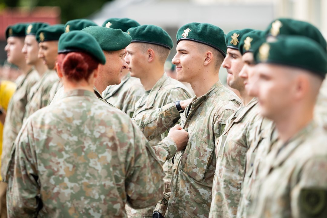 Studijos, po kurių nereikia ieškoti darbo: kuo jaunimą traukia Lietuvos karo akademija