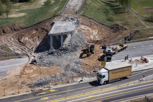  Pradeda rekonstruoti A2 kelio viaduką: vairuotojams reikia būti itin atidiems – keisis eismas