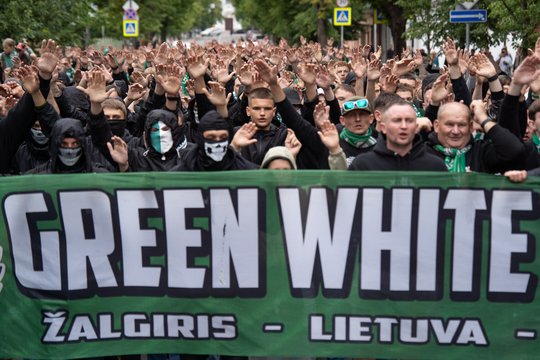 Prieš LKL finalą – „Žalgirio“ sirgalių eisena Kauno gatvėmis