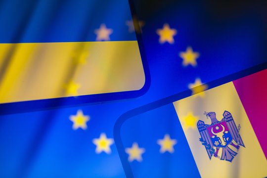 ES susitarė pradėti stojimo derybas su Ukraina ir Moldova