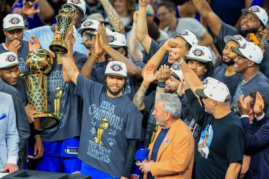 Po istorinės „New York Knicks“ pergalės – sirgalių šėlionės